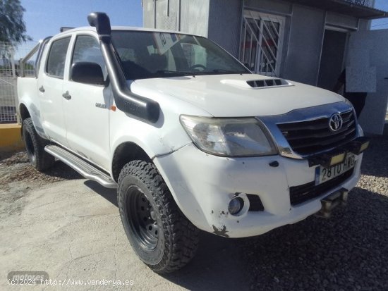 Toyota Hilux HILUX 2.5 D4D 144 CV DOBLE CABINA. de 2014 con 340.000 Km por 18.000 EUR. en Murcia