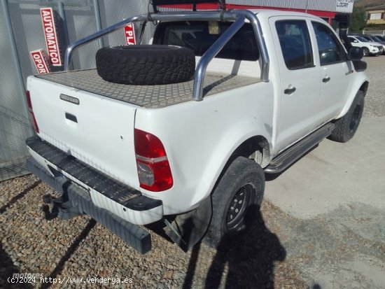 Toyota Hilux HILUX 2.5 D4D 144 CV DOBLE CABINA. de 2014 con 340.000 Km por 18.000 EUR. en Murcia