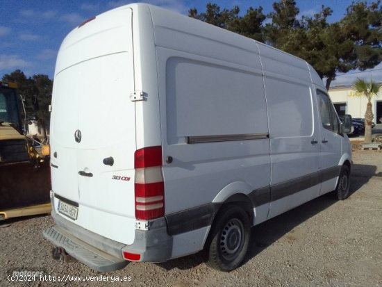 Mercedes Sprinter 313 CDI FURGON (MOTOR AVERIADO). de 2011 con 475.000 Km por 5.500 EUR. en Murcia