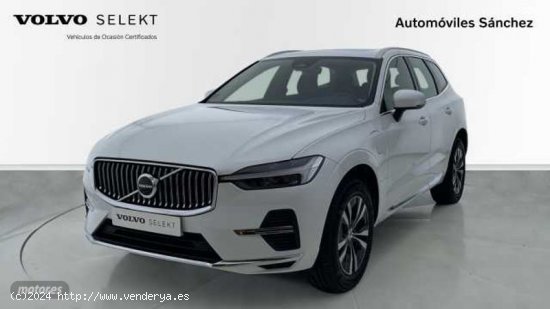 Volvo XC 60 Recharge Core, T6 plug-in hybrid eAWD, Electrico/Gasolina, Bright de 2023 con 16.980 Km 