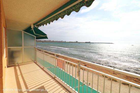 APARTAMENTO EN PRIMERA LÍNEA DE PLAYA - ALICANTE