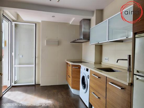 BURLADA, CENTRO. SE VENDE PISO DE 4 DORMITORIOS CON BAÑO Y ASEO - NAVARRA