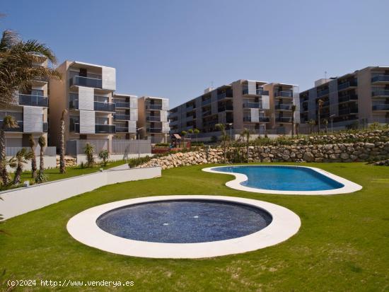 APARTAMENTO DE 2 DORMITORIOS CON A.A., VISTA A LAS PISCINAS. ED. PARADISE VILLAGE B. - TARRAGONA