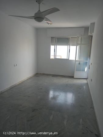 ALQUILER DE DUPLEX DE LARGA TEMPORADA - ALMERIA