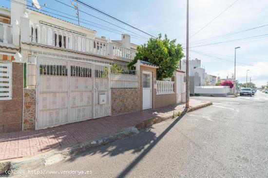 Adosado en Los Frutales (Torrevieja ) - ALICANTE