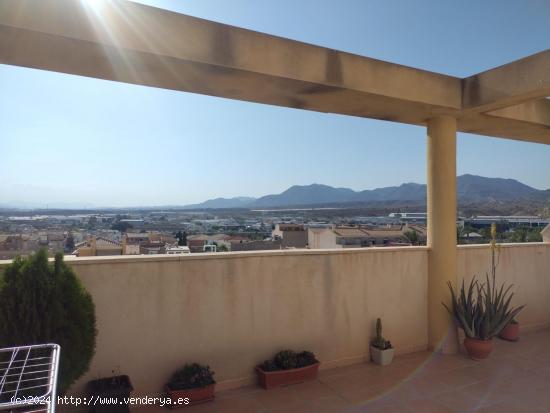 VENTA EN FINES ( ALMERÍA ) DE PISO CON ASCENSOR Y GARAJE. - ALMERIA