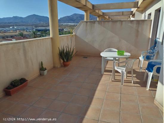 VENTA EN FINES ( ALMERÍA ) DE PISO CON ASCENSOR Y GARAJE. - ALMERIA