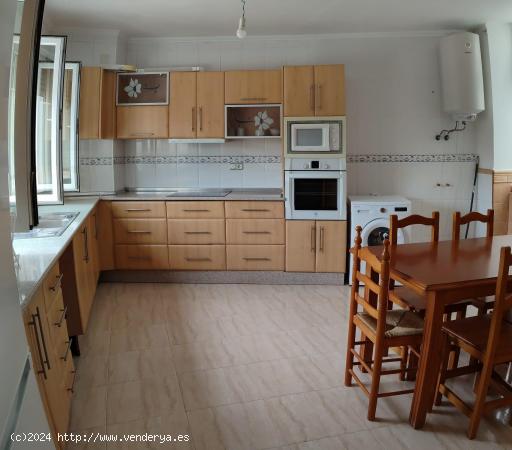  VENTA DE PISO EN FINES ( ALMERÍA ), CON ASCENSOR. - ALMERIA 