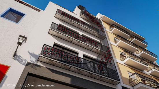 CASA DE PUEBLO CON PROYECTO DE APARTAMENTOS TURISTICOS - ALICANTE