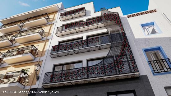 CASA DE PUEBLO CON PROYECTO DE APARTAMENTOS TURISTICOS - ALICANTE