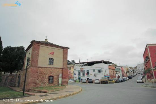  CASA INDEPENDIENTE EN CASCO ANTIGUO PARA REHABILITAR CONN 94 M2. EN PLANTA BAJA. - BADAJOZ 