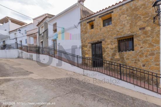 ¡Oportunidad única! Estupenda casa en venta en La Codosera - BADAJOZ