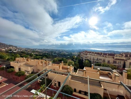 ÁTICO CON INCREÍBLES VISTAS AL MAR - BENALMÁDENA - MALAGA