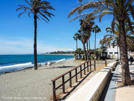 Cortijo Blanco, Marbella_ Ático frente al mar. - MALAGA