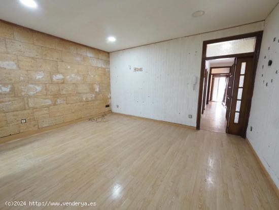 SE VENDE PISO EN TERRASSA, ZONA LA MAURINA - BARCELONA