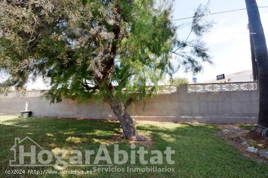 ESPECTACULAR CHALET DE LUJO CERCA A LA PLAYA, CON BALCÓN, JARDÍN, TERRAZA Y GARAJE - CASTELLON