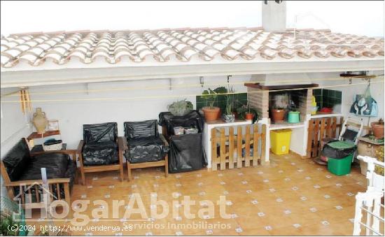 ACOGEDORA CASA CON GARAJE, TERRAZA Y TRASTEO - CASTELLON