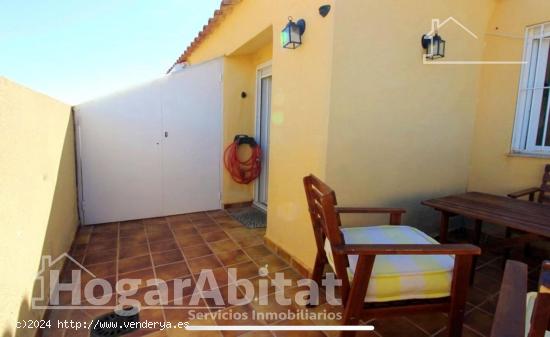 ÁTICO SEMINUEVO CON BALCÓN Y TERRAZA CERCA DE LA PLAYA - CASTELLON