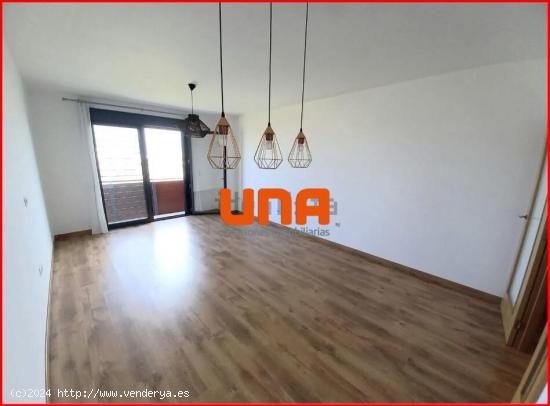 Excelente piso SIN MUEBLES en zona Hipercor - CORDOBA