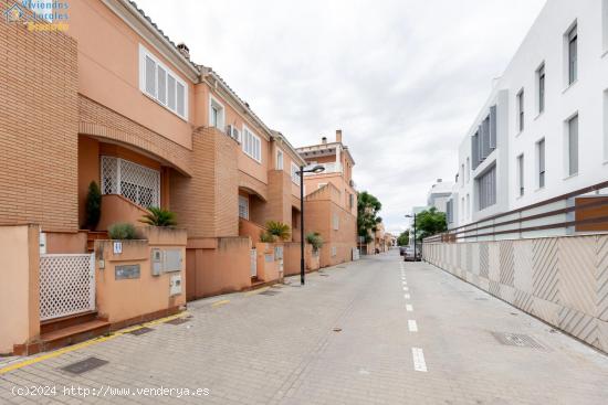 Mágnifica casa adosada en venta - GRANADA