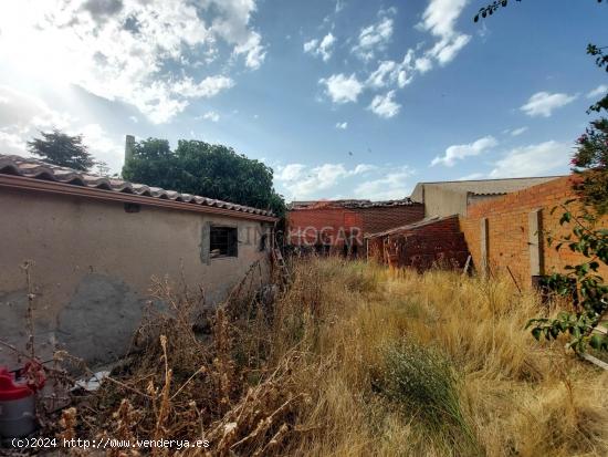 INMHOGAR VENDE CASA CON TERRENO EN COLLADO DE CONTRERAS - AVILA