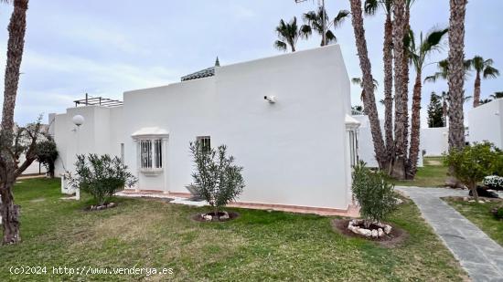 bungalow de 2 dormitorios - ALMERIA