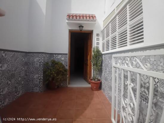 CASA DÚPLEX EN VENTA EN EL EJIDO. - ALMERIA