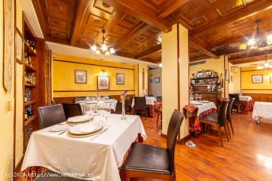 VENTA DE RESTAURANTE EN CENTRO HISTÓRICO DE ALMERÍA - ALMERIA