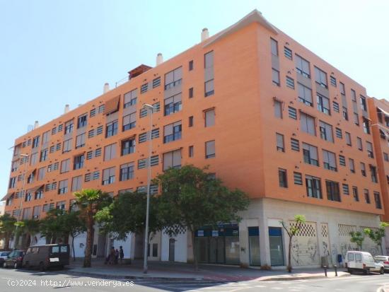  LOCAL COMERCIAL EN VENTA - ALICANTE 