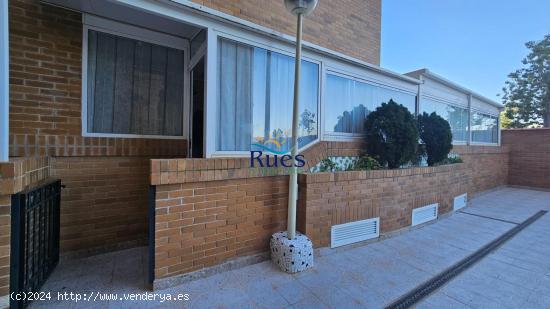 Apartamento amplio con 4 habitaciones y 3 baños, terraza grande con barbacoa. - CASTELLON