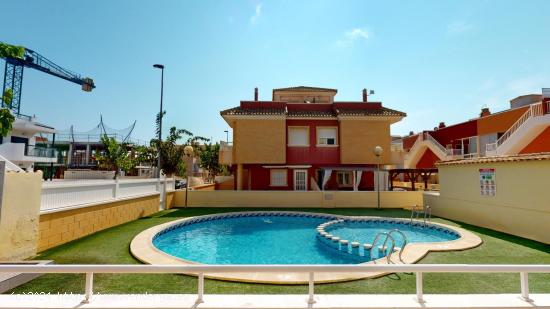 Dúplex con piscina a unos pasos de la playa de Las Higuericas - ALICANTE