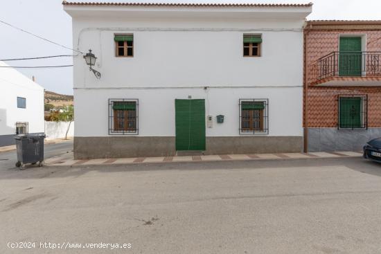 ENCANTADORA CASA EN CACÍN - GRANADA