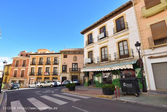 EN PLENO CENTRO DE GUADIX - GRANADA