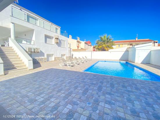 Chalet lujoso en zona Aldea del mar Torrevieja. - ALICANTE