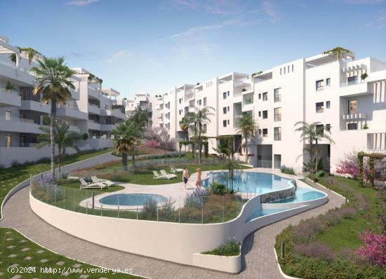 Piso con terraza solada, además de trastero y plaza de garaje incluidos en el precio. - MALAGA