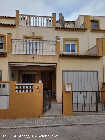  ENORME CASA AMUEBLADA CON GARAJE A PRECIO DE OPORTUNIDAD !! - ALICANTE 