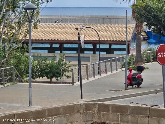 Magnífico piso con piscina comunitaria, a escasos 300 metros de la playa - TARRAGONA