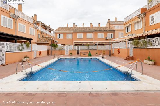 Magnífica casa adosada en venta - GRANADA