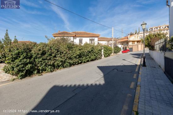 PRECIOSA E INTIMA CASA EN HUETOR VEGA A 3 MINUTOS DE GRANADA - GRANADA