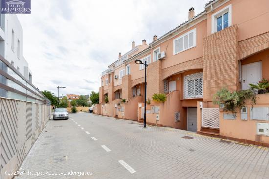 Mágnifica casa adosada en venta o alquiler - GRANADA