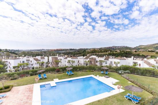  FANTÁSTICO BAJO C0N JARDÍN DE DOS DORMITORIOS EN LOS ARQUEROS - MALAGA 