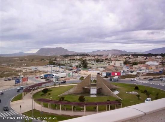  ALQUILER DE ÁTICO ZONA LOS ANGELES EN URBANIZACIÓN - ALICANTE 