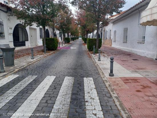 OPORTUNIDAD!!! CASA A REFORMAR EN UNA PLANTA EN BARRIO DE ZAPATERIA!!!!! - MADRID