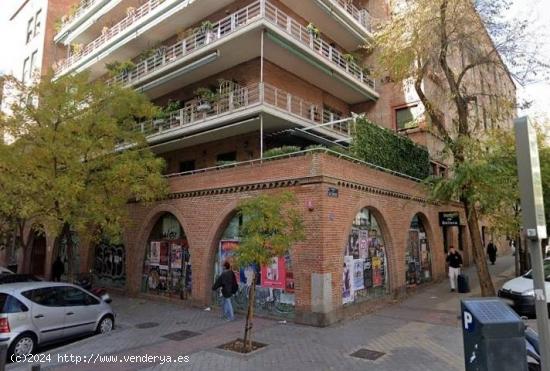  Dos locales colindantes en venta en Argüelles - MADRID 