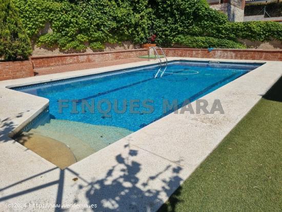 FANTASTICA CASA A CUATRO VIENTOS CON PISCINA!!! - BARCELONA