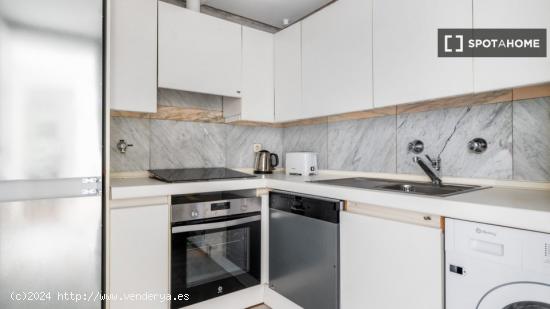 Apartamento de un dormitorio en alquiler en Almagro - MADRID