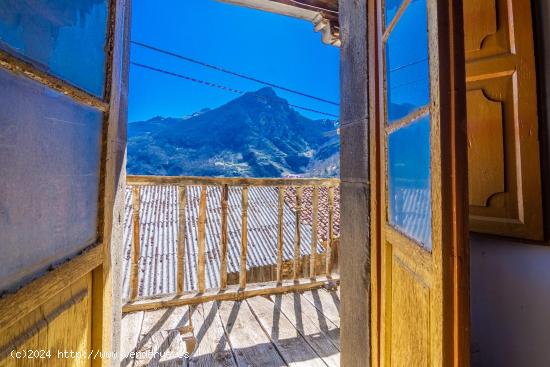 CASA DE PIEDRA EN DOBRES (VEGA DE LIEBANA) - CANTABRIA