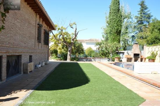 EXCLUSIVO CHALET UNA PLANTA CON 2300M2 DE PARCELA - GRANADA