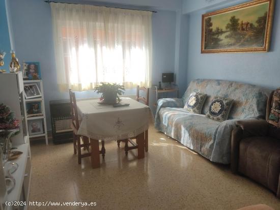 VIVIENDA REFORMADA DE 4 DORMITORIOS CON PATIO Y BALCON - ALBACETE