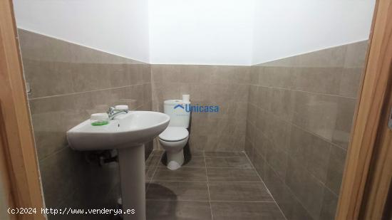 ESTUPENDO LOCAL COMERCIAL DE 60M2 + PLAZA DE APARCAMIENTO - MALAGA